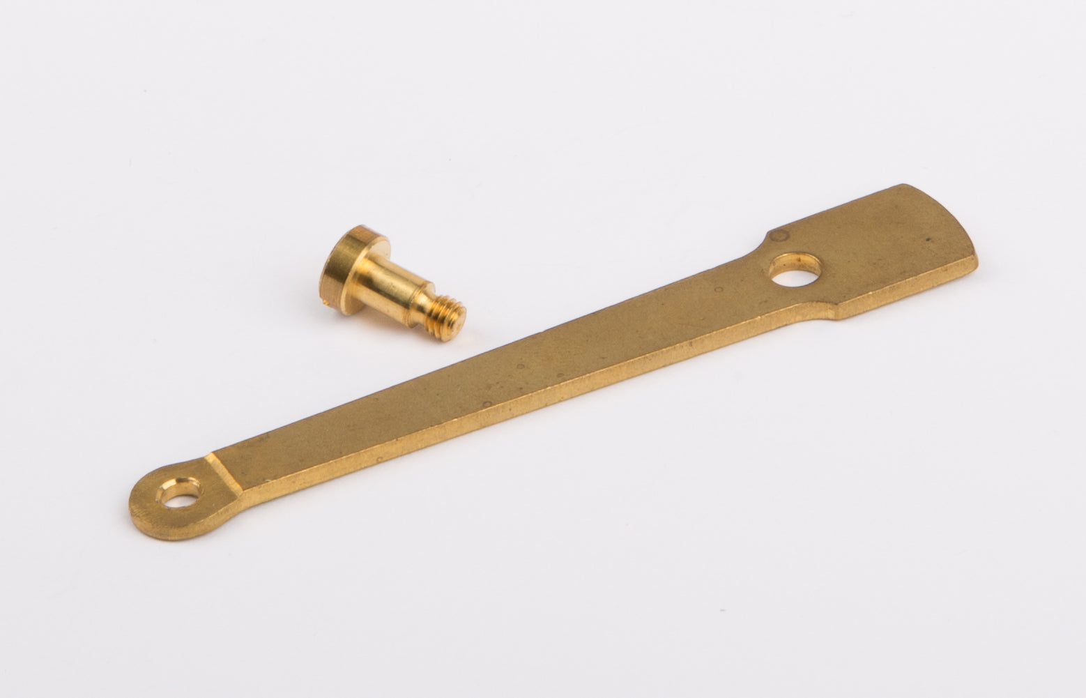 Bielle de piston avec vis